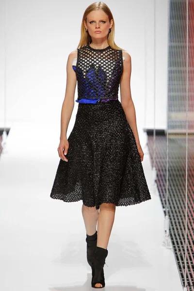 Look 7